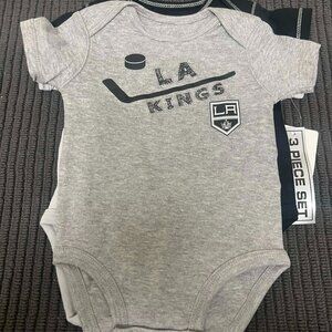 Brand New NHL LA Kings Bodysuits, 3 Pack, 3/6 Month.